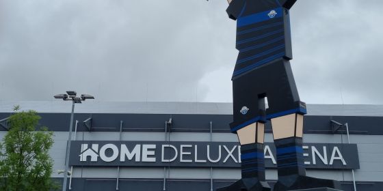 Home Deluxe Arena und Fanpoint SC Paderborn 07